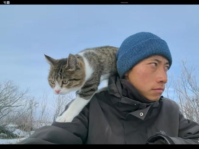 一只猫后涨粉40万还带火了新疆酸奶新利娱乐骑行博主赵朔火了途中捡到(图8)