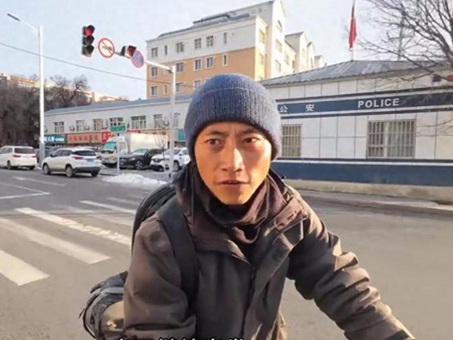 一只猫后涨粉40万还带火了新疆酸奶新利娱乐骑行博主赵朔火了途中捡到(图4)